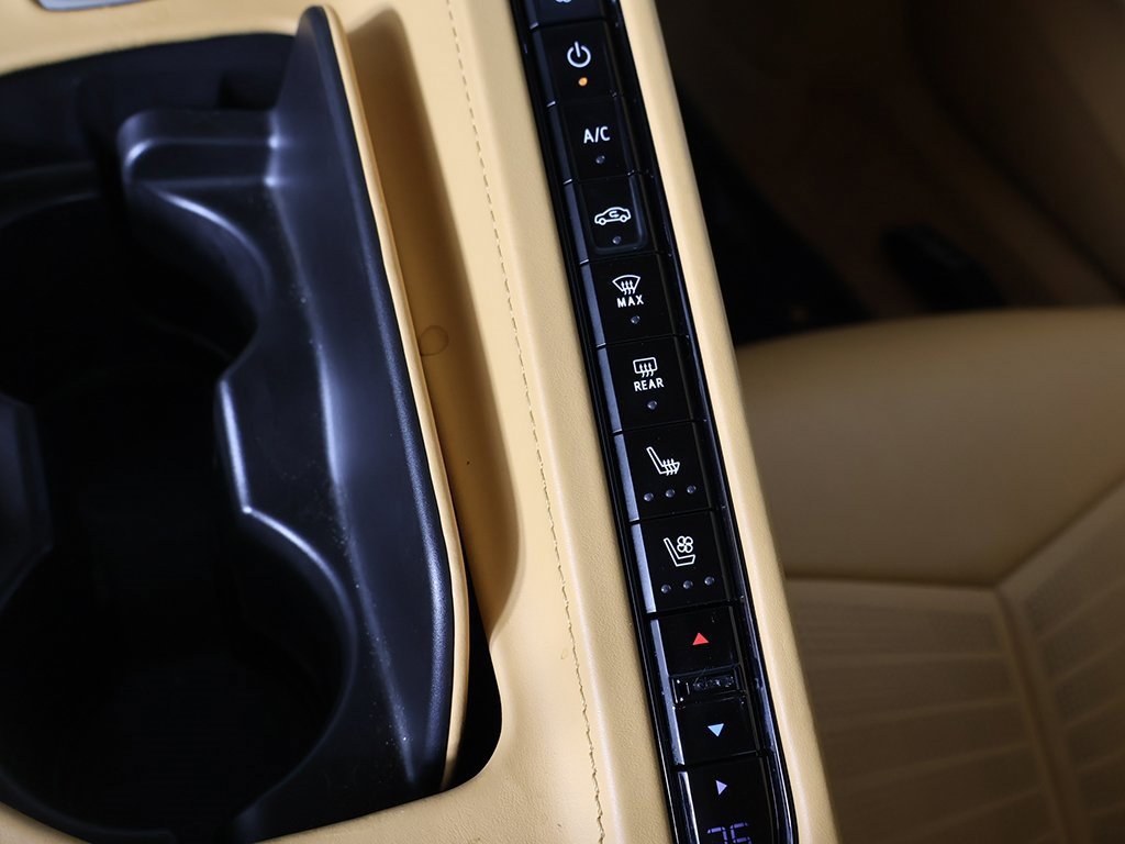 Used 2021 Chevrolet Corvette Stingray Premium Conv w/ Z51 Performance Package image 37