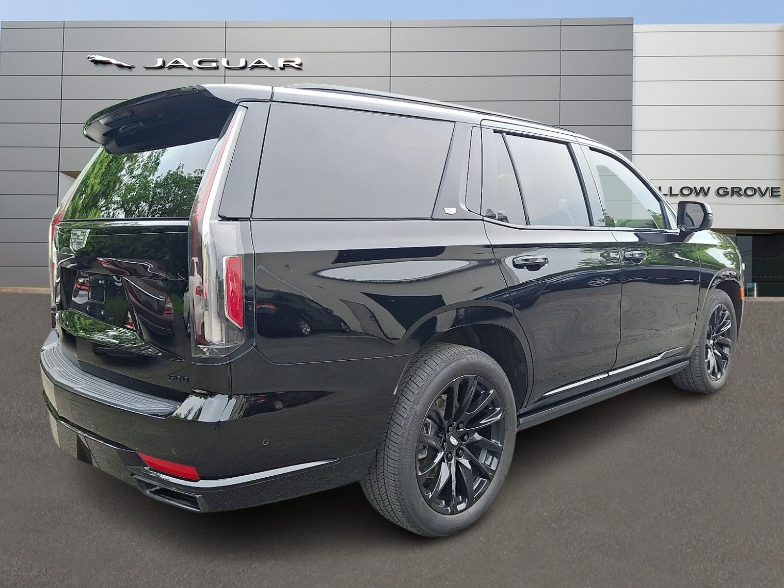 Used 2024 Cadillac Escalade Sport w/ LPO, ONYX Package AWD/4WD image 6