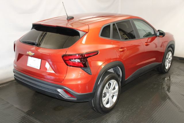 Used 2024 Chevrolet Trax LS FWD image 4
