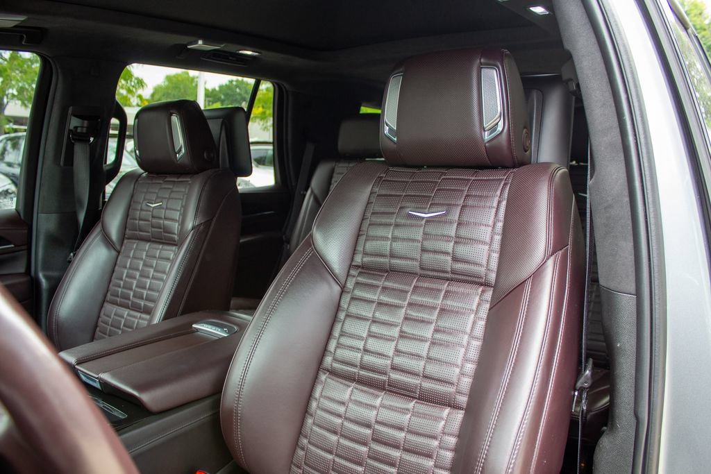 Used 2024 Cadillac Escalade Sport Platinum w/ LPO, ONYX Package AWD/4WD image 12