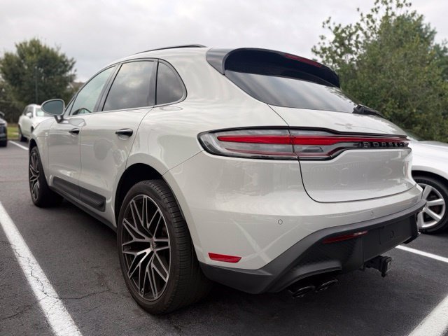 Used 2022 Porsche Macan AWD/4WD image 3