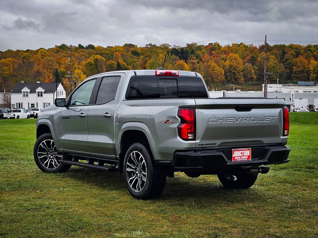 Used 2024 Chevrolet Colorado Z71 w/ LPO, Dark Essentials Package AWD/4WD image 8