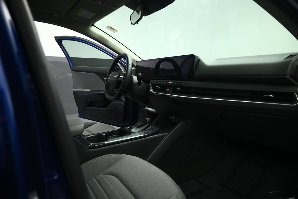 Certified 2025 Kia K4 EX FWD image 54