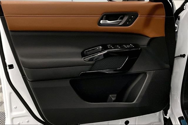 New 2026 Nissan Pathfinder Platinum image 34