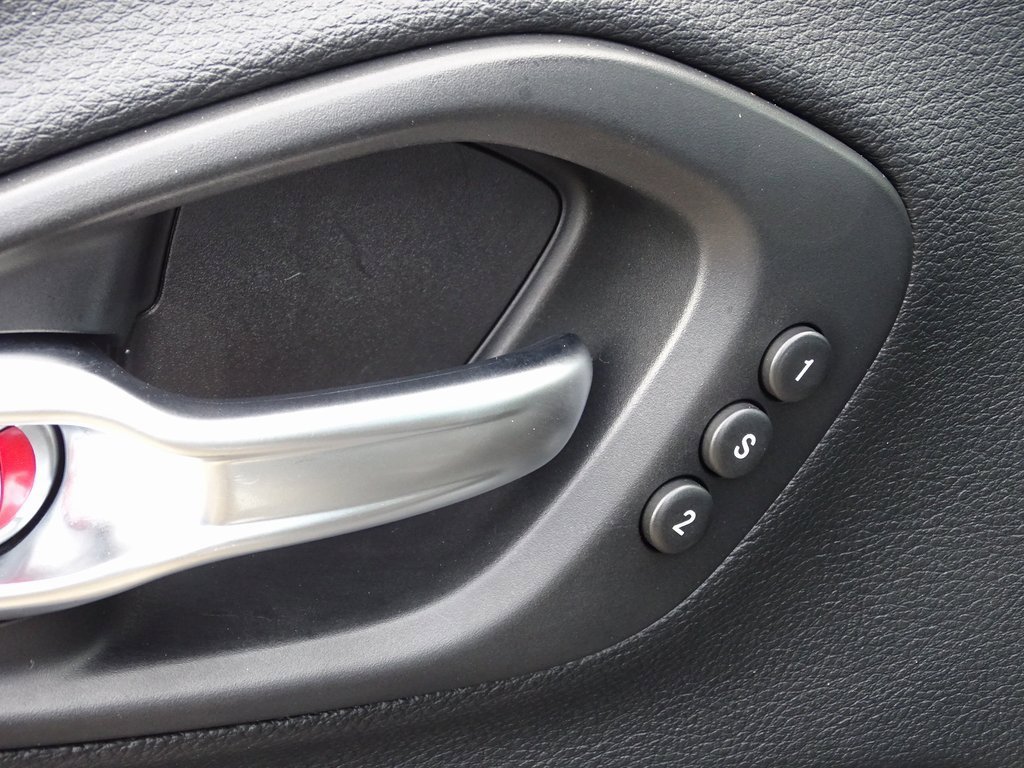 Used 2020 Jeep Cherokee Limited image 15