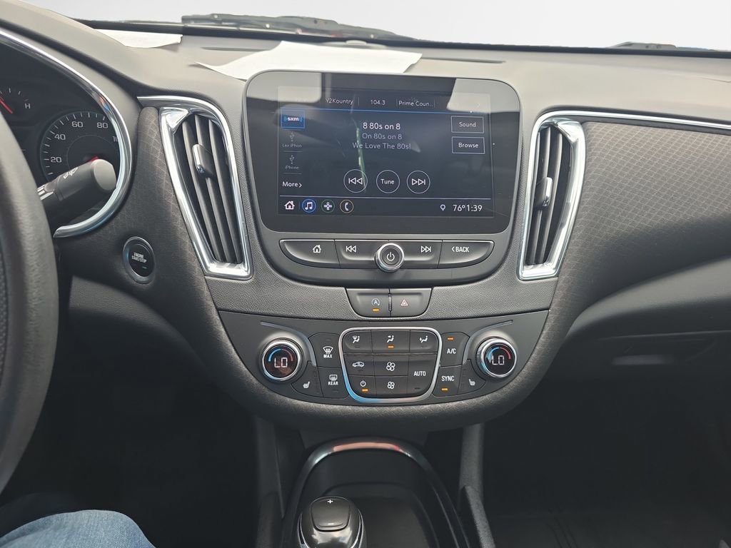 Used 2020 Chevrolet Malibu LT FWD image 21