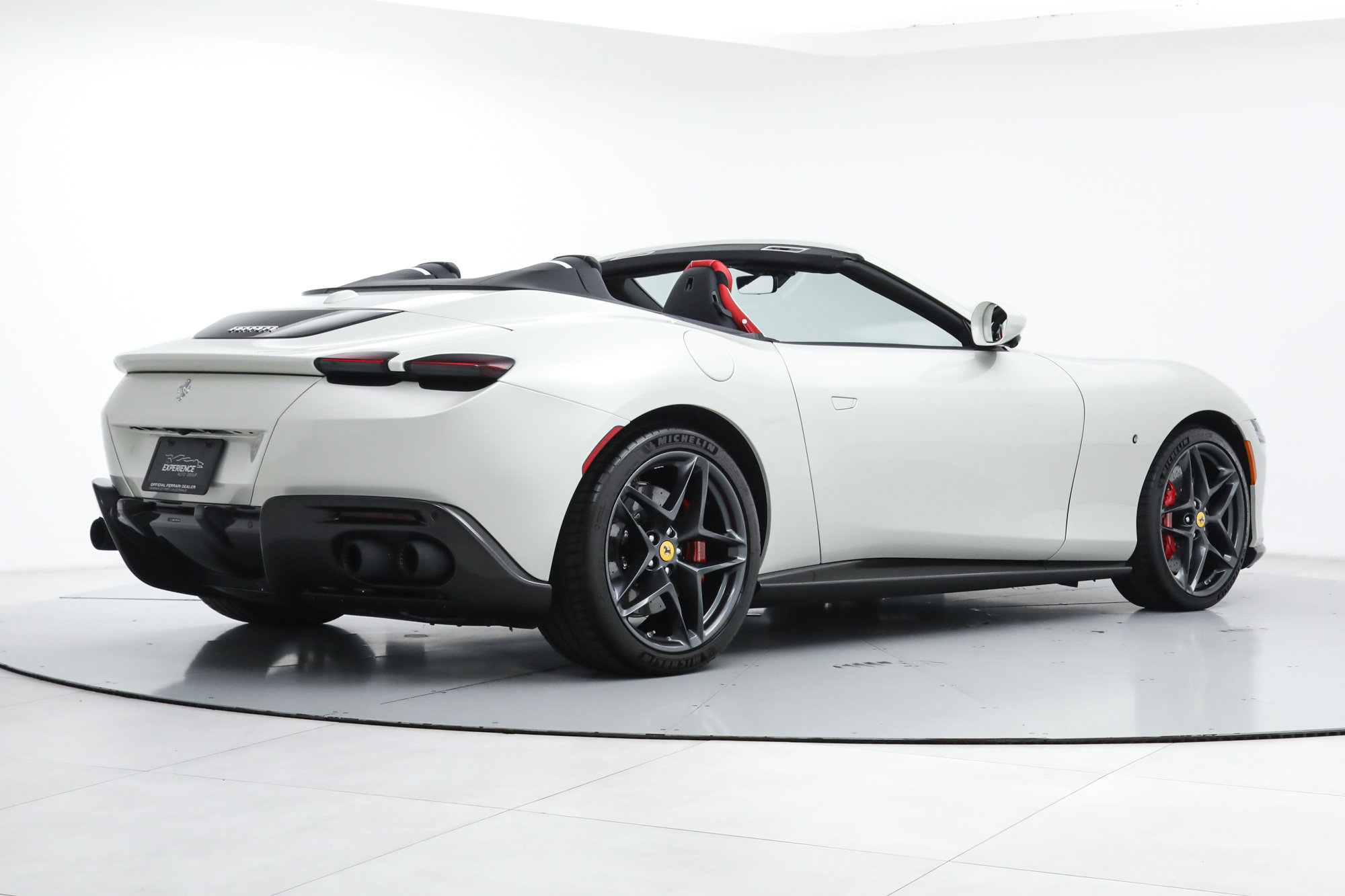 Certified 2025 Ferrari Roma Spider RWD image 3