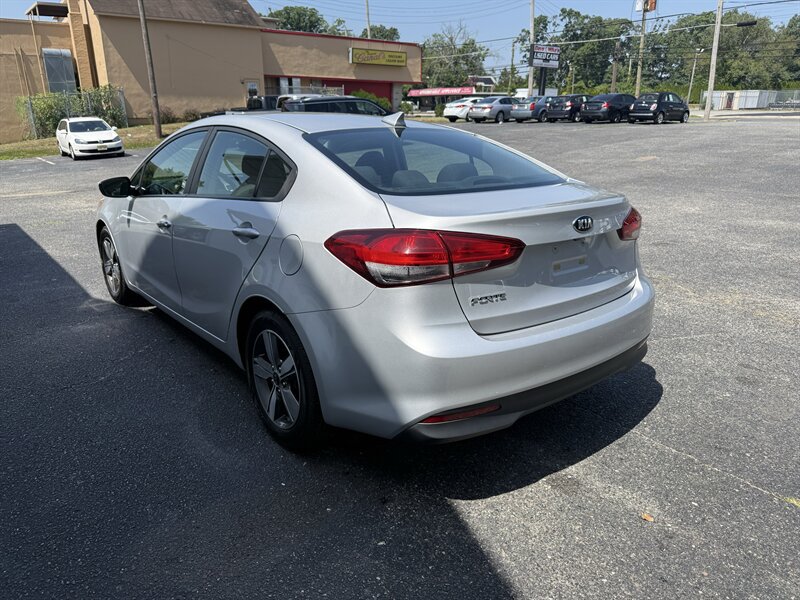 Used 2018 Kia Forte LX w/ LX Popular Package FWD image 5