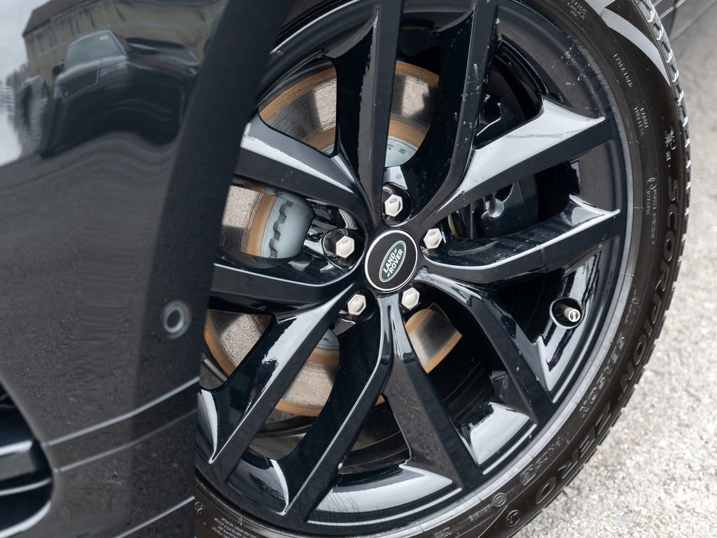 New 2026 Land Rover Range Rover Velar Dynamic SE AWD/4WD image 9