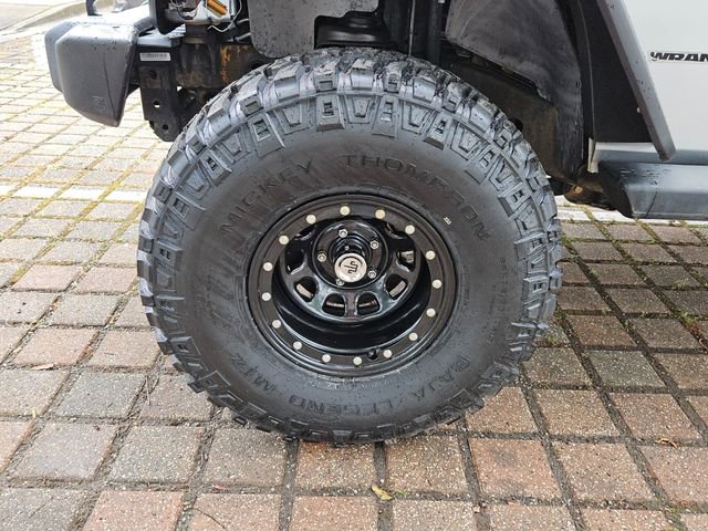 Used 2011 Jeep Wrangler Sahara AWD/4WD image 9