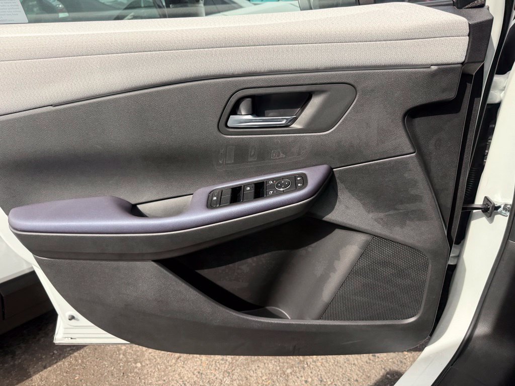 New 2026 Nissan Leaf SV Plus w/ Floor Mat Package (SV+) FWD image 15