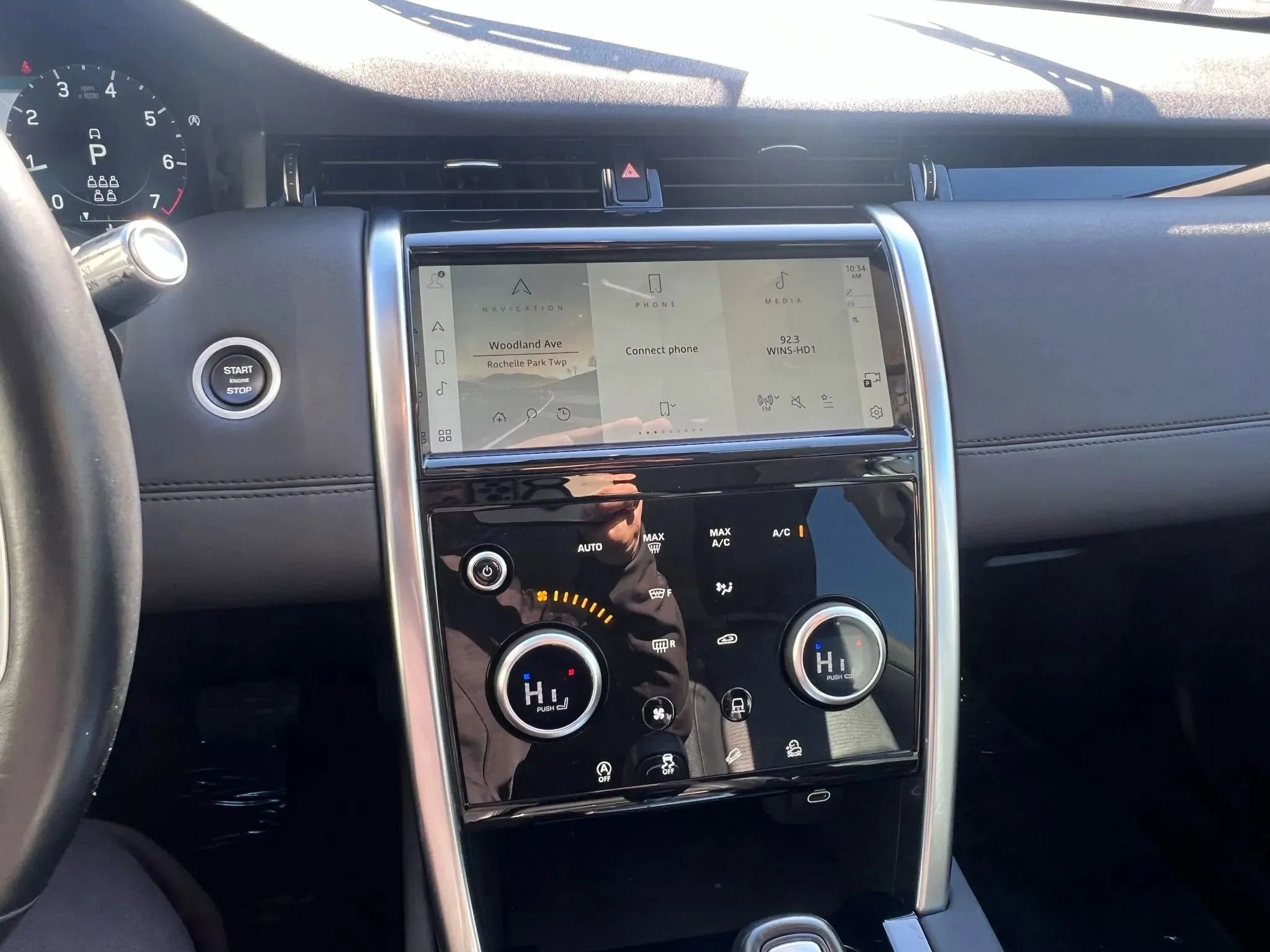 Used 2021 Land Rover Discovery Sport SE image 18