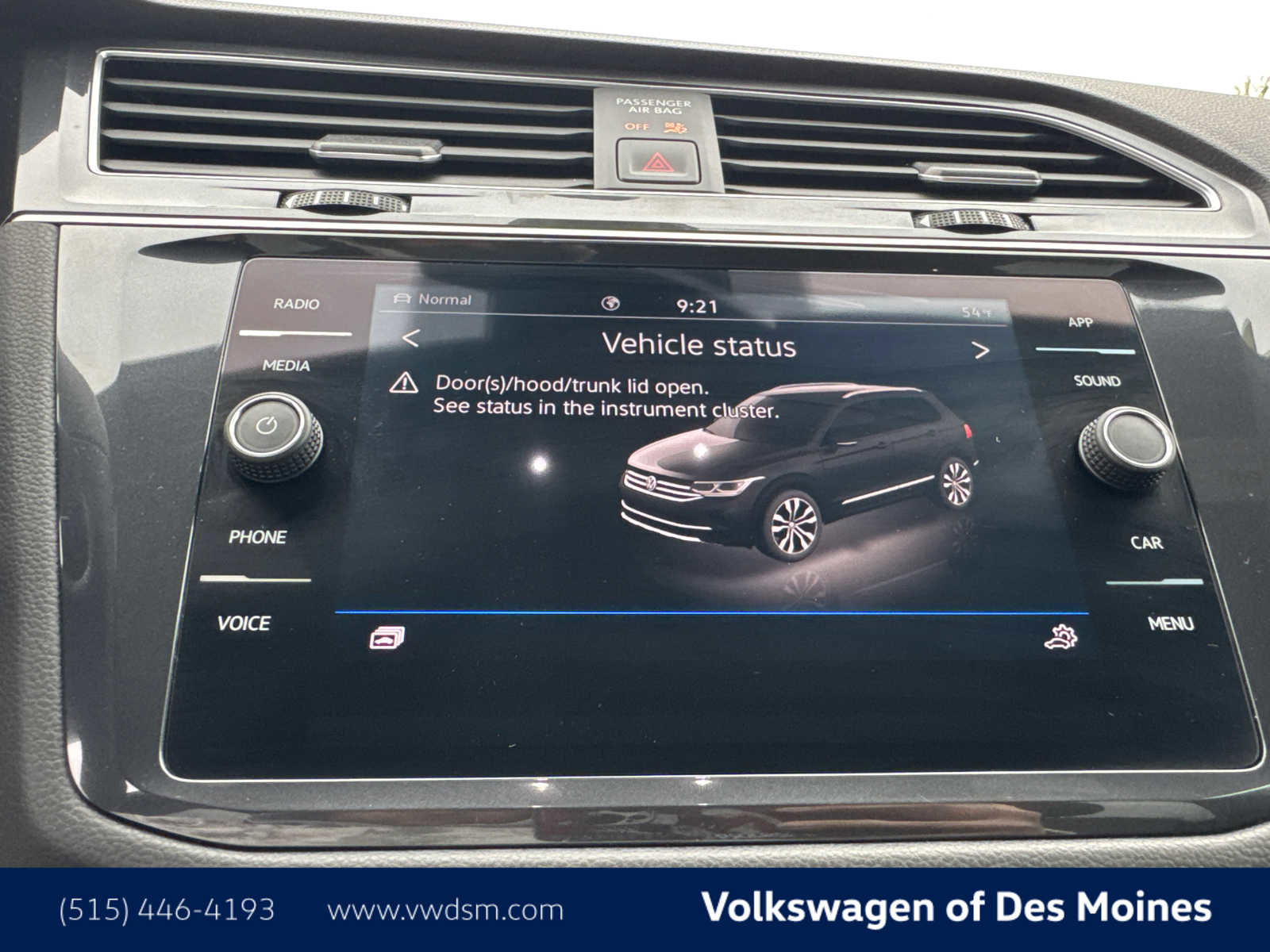 Used 2024 Volkswagen Tiguan SE R-Line image 17