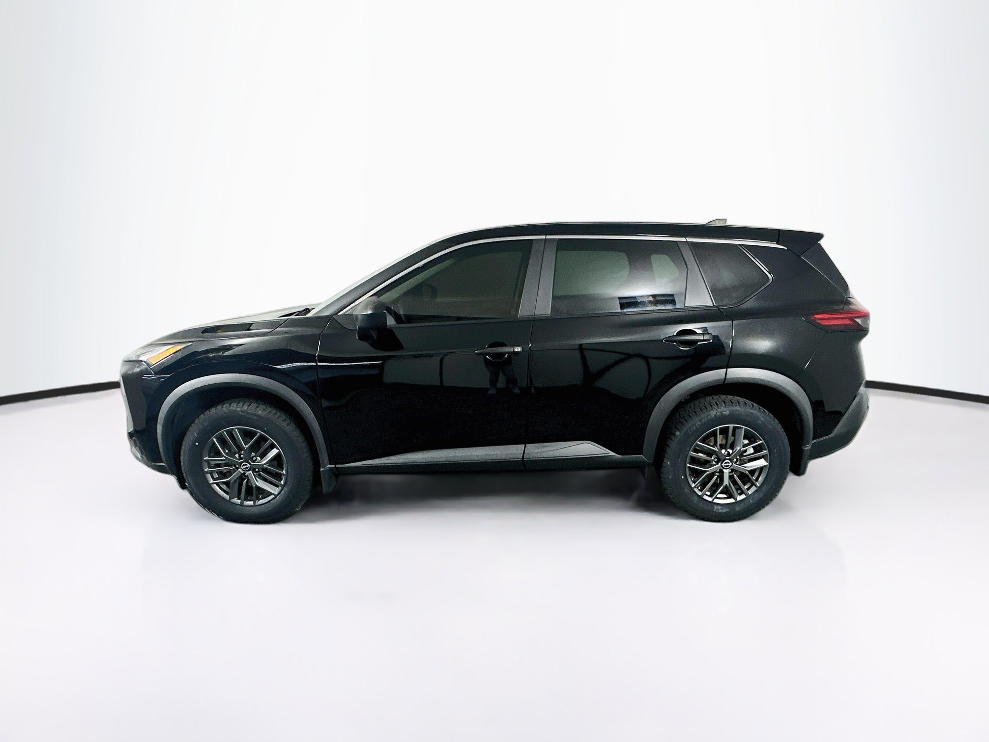 Used 2023 Nissan Rogue S FWD image 4