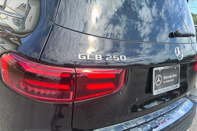 New 2024 Mercedes-Benz GLB 250 image 9