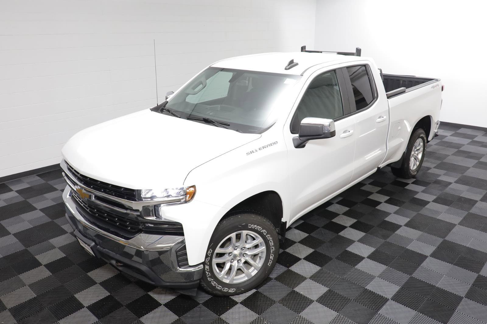Used 2019 Chevrolet Silverado 1500 LT image 2