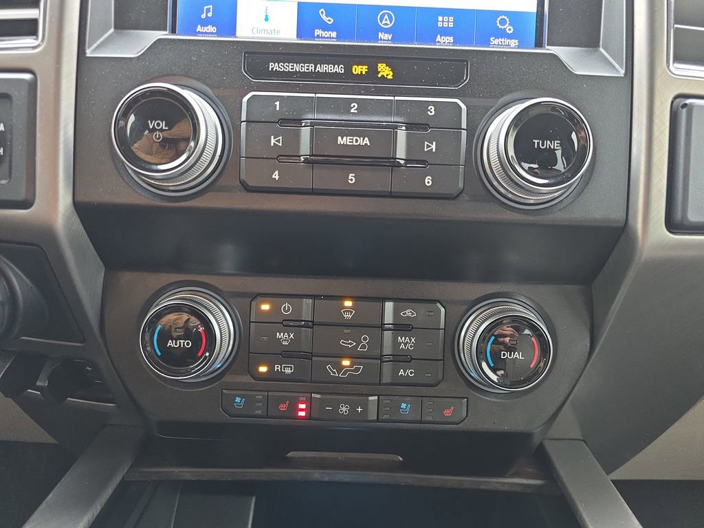 Used 2020 Ford F150 Limited w/ Trailer Tow Package image 28