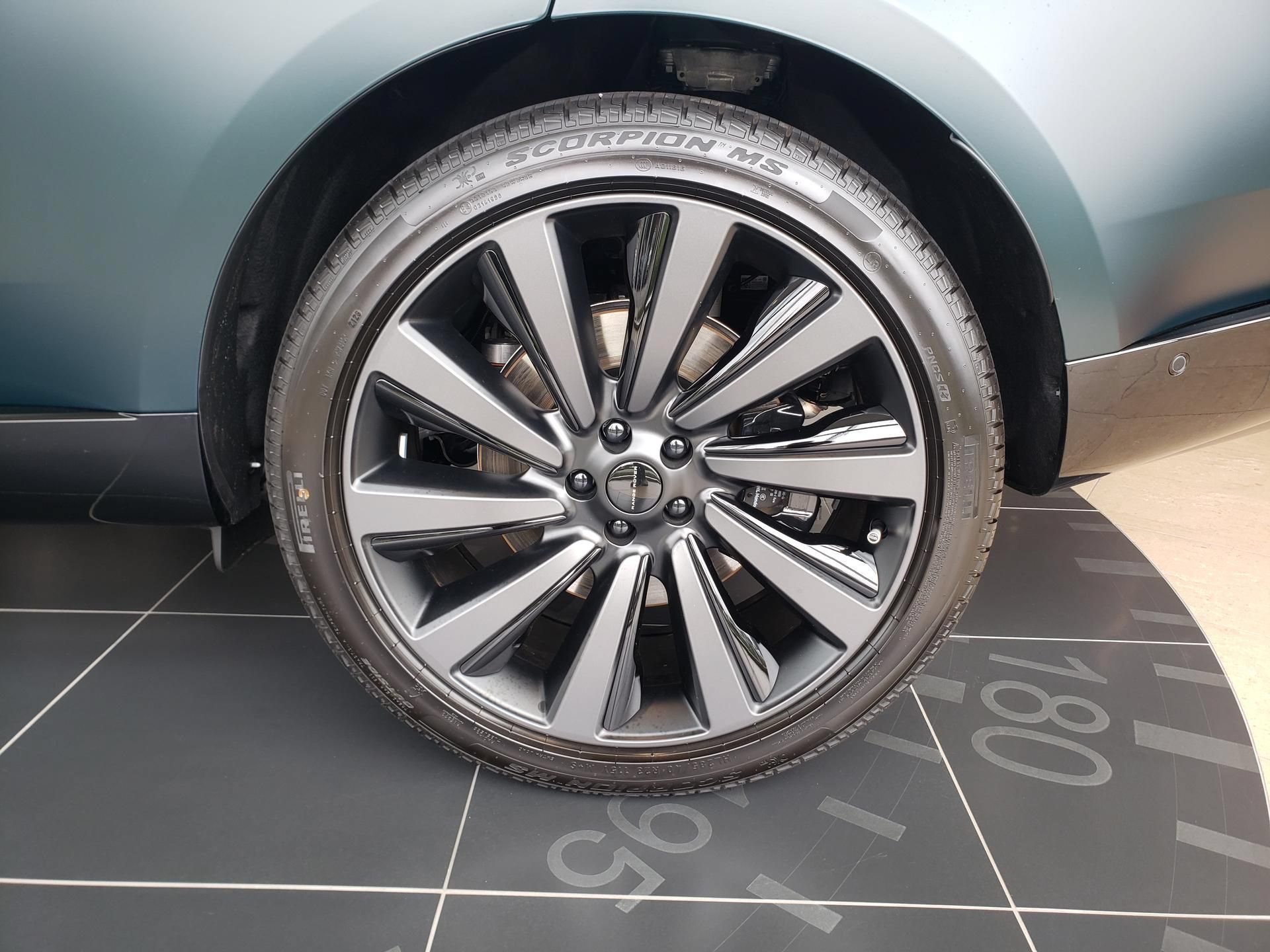 New 2026 Land Rover Range Rover SV AWD/4WD image 27