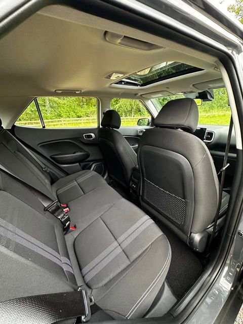 Certified 2025 Hyundai Venue SEL FWD image 18