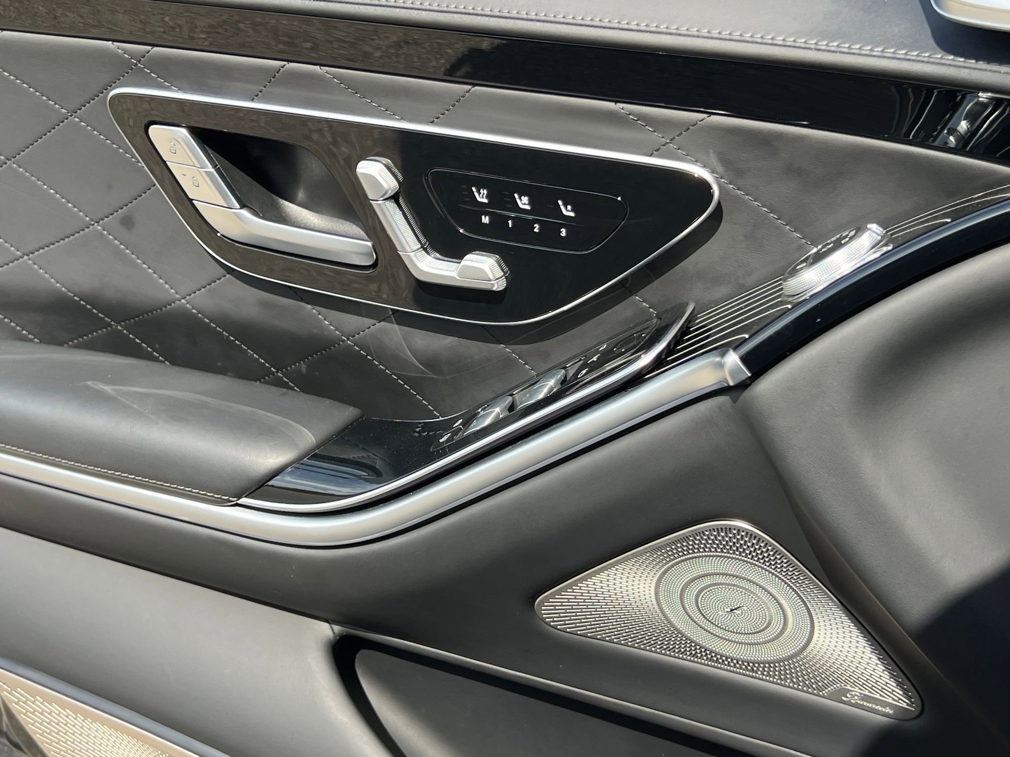 Used 2022 Mercedes-Benz S 580 4MATIC Sedan w/ Rear Seat Package image 36
