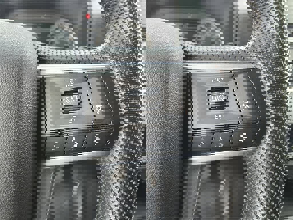 Used 2023 Mitsubishi Outlander SE image 19