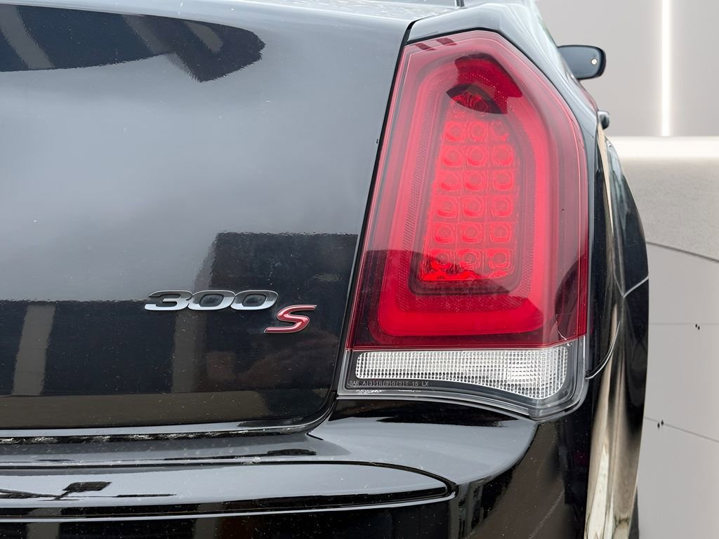 Used 2021 Chrysler 300 S RWD image 9