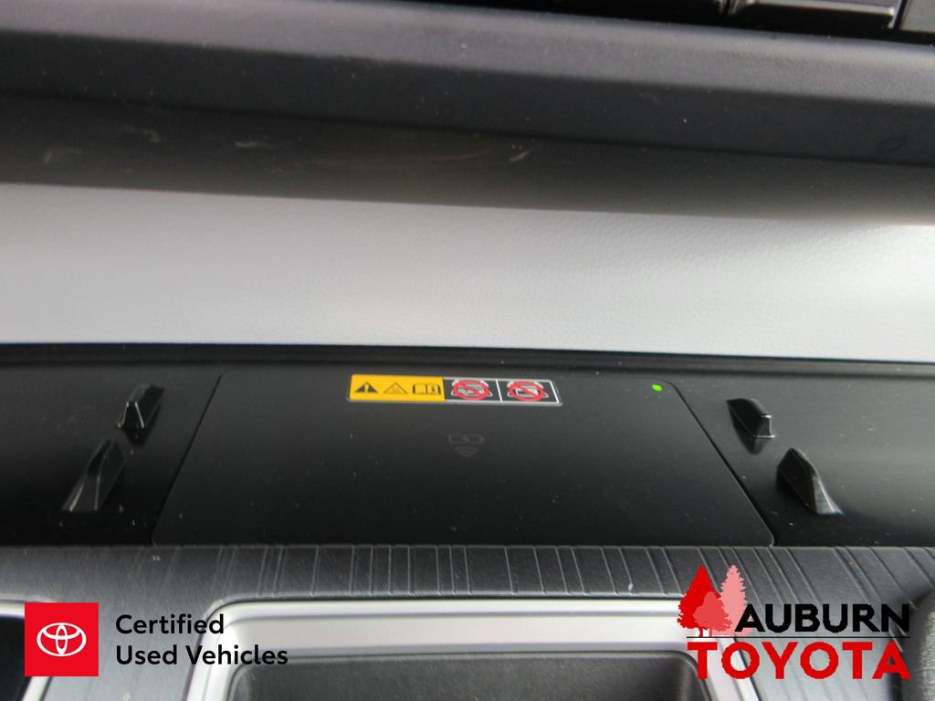 Used 2026 Toyota Sienna LE image 39