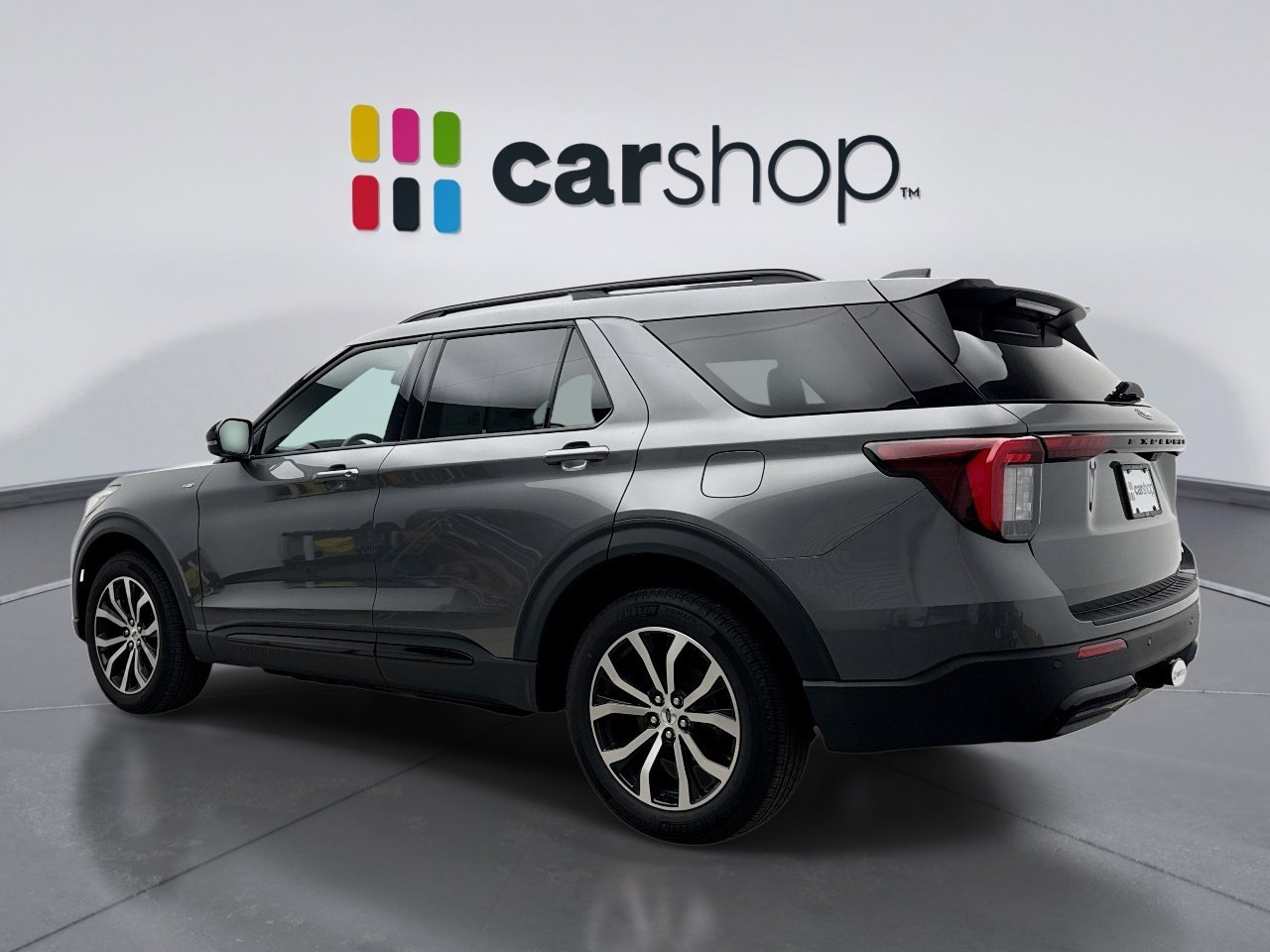 Used 2025 Ford Explorer ST-Line image 3