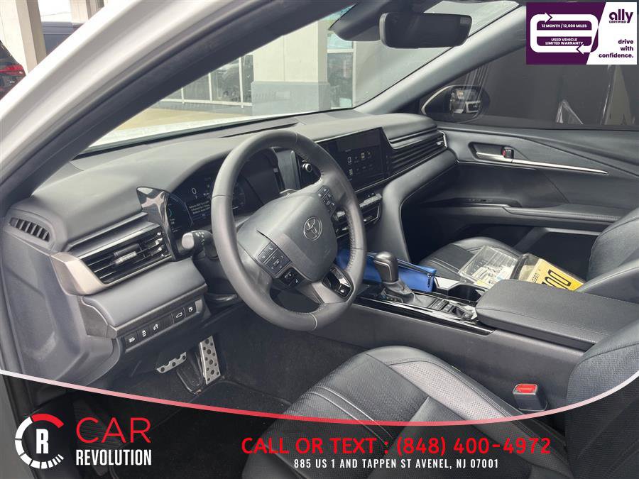 Used 2025 Toyota Camry XSE FWD image 9