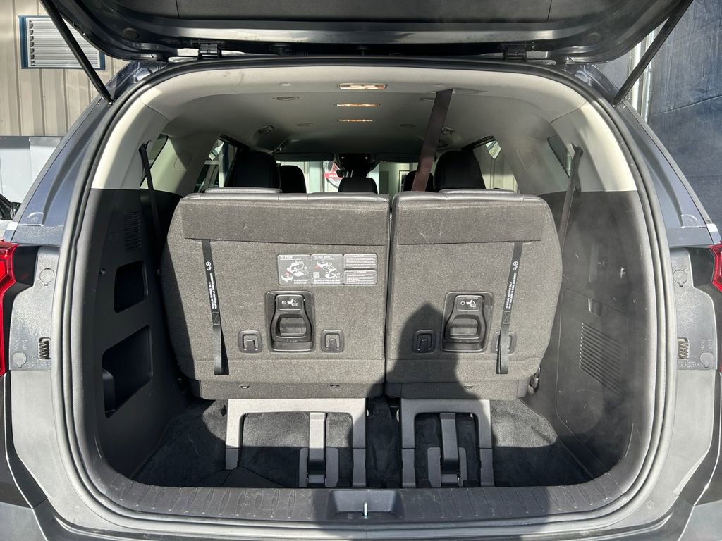 Used 2025 Kia Carnival image 24