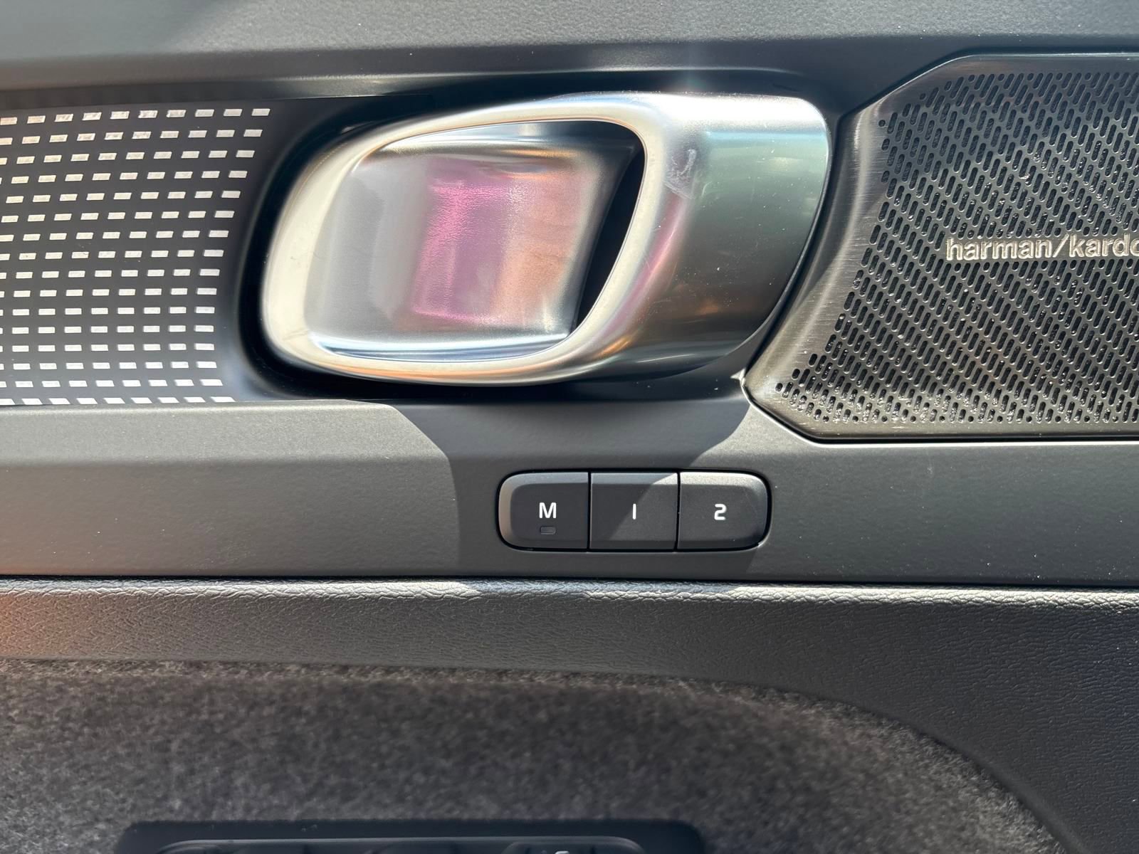 New 2026 Volvo XC40 B5 Ultra w/ Climate Package image 12