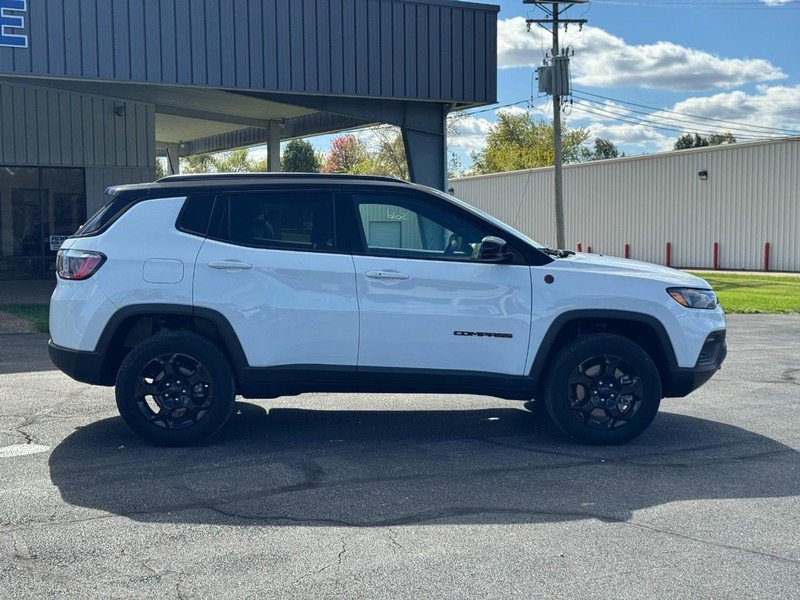 Used 2023 Jeep Compass Trailhawk image 2