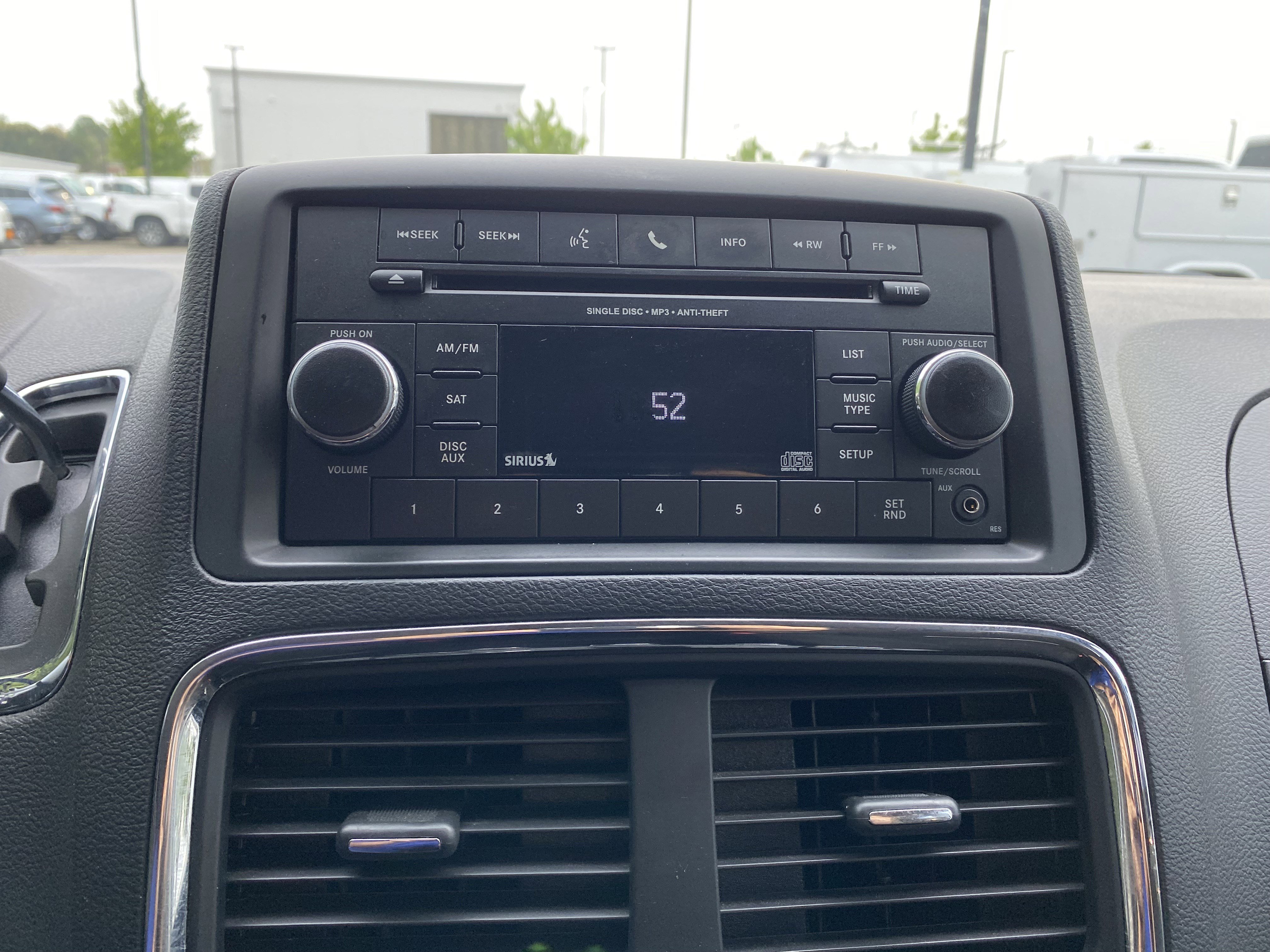 Used 2016 Dodge Grand Caravan American Value Package w/ UConnect Hands-Free Group image 27