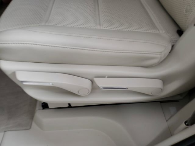 Used 2023 Cadillac Escalade Premium Luxury Platinum image 15