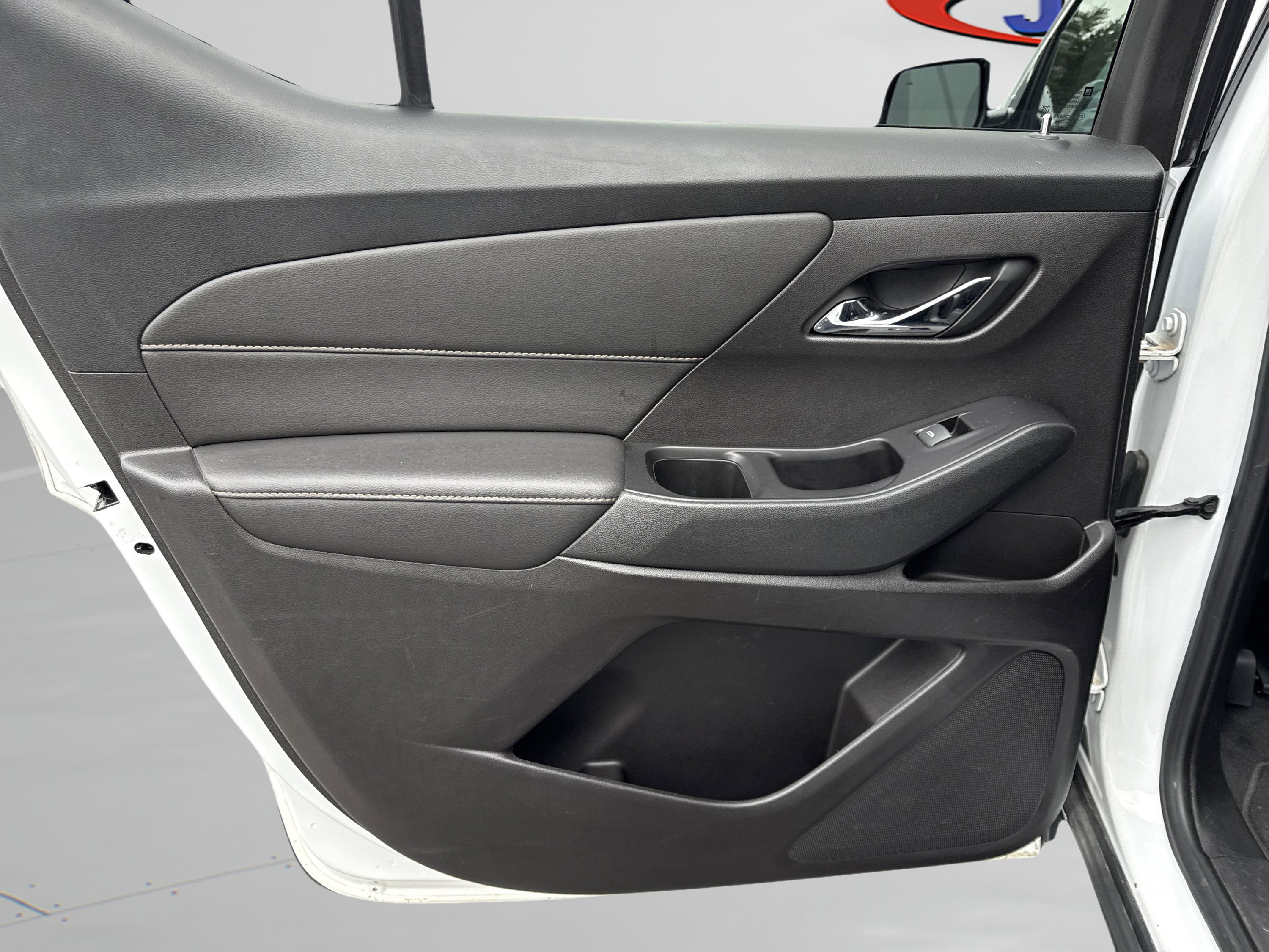 Used 2019 Chevrolet Traverse LT w/ LT Premium Package image 8