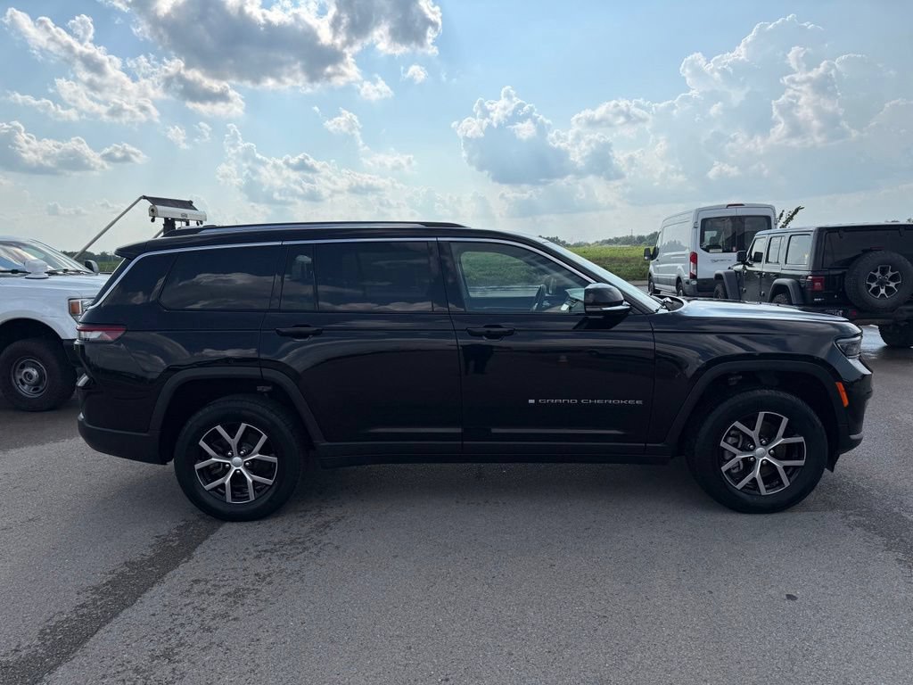 Used 2023 Jeep Grand Cherokee L Limited AWD/4WD image 34