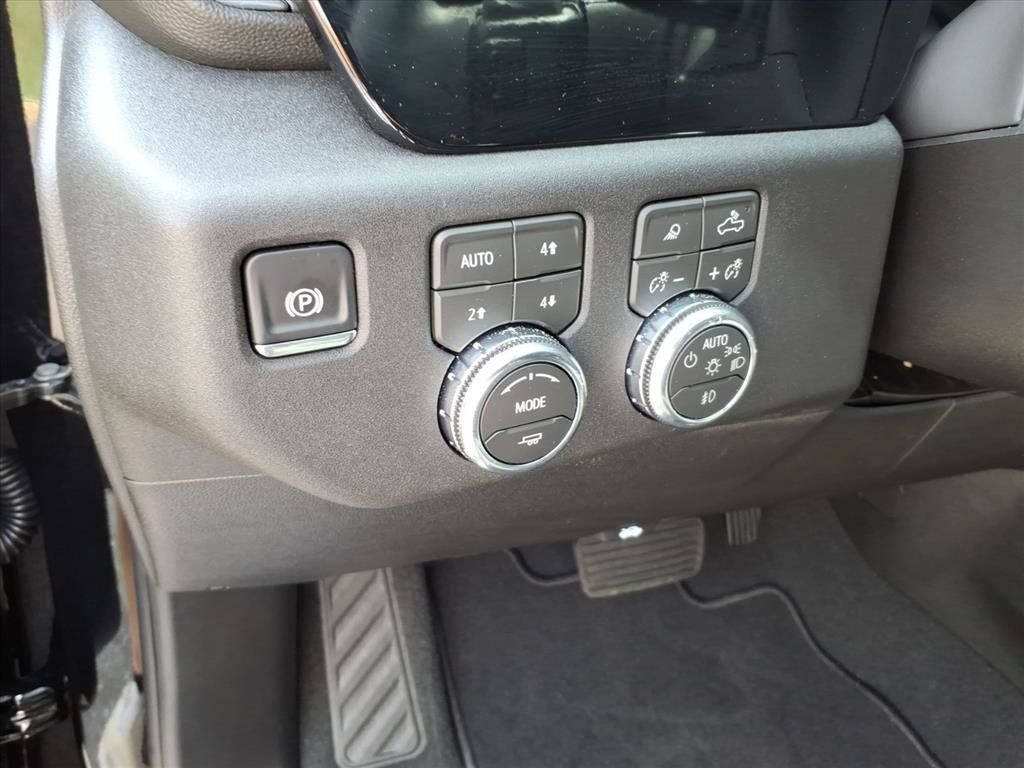 Used 2026 GMC Sierra 1500 SLT w/ SLT Convenience Package AWD/4WD image 26