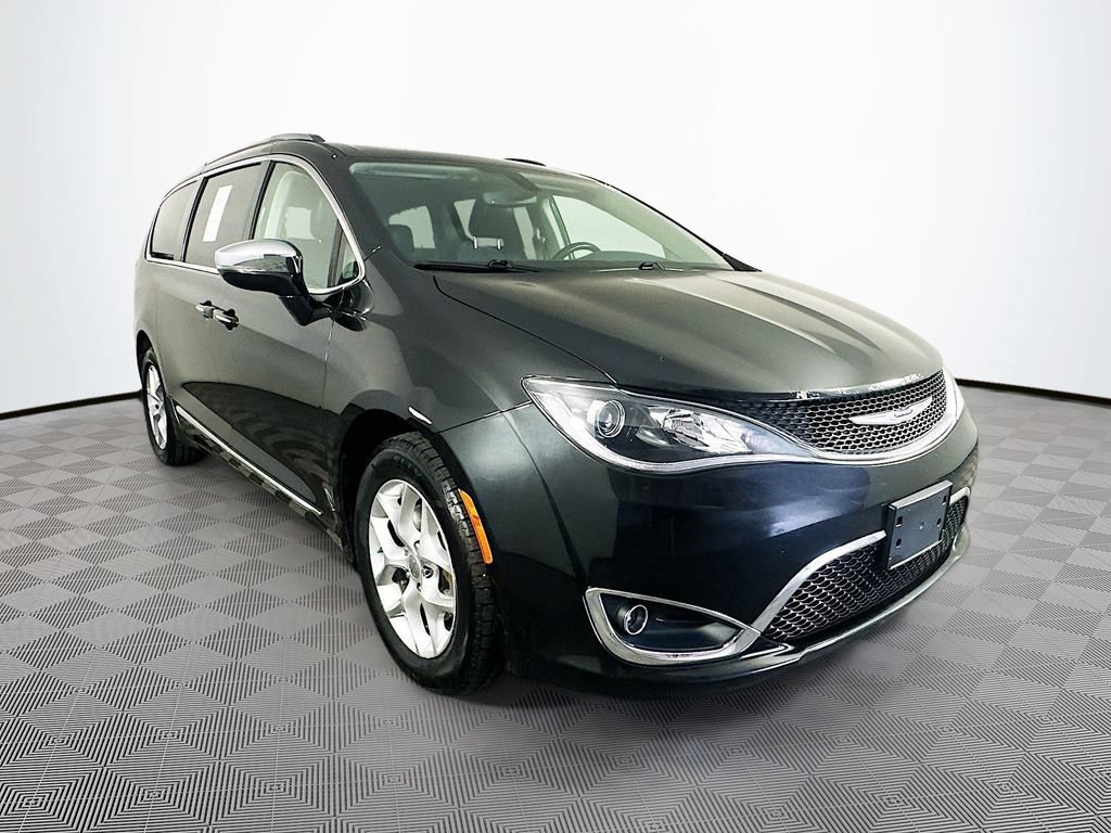 Used 2019 Chrysler Pacifica Limited FWD image 2
