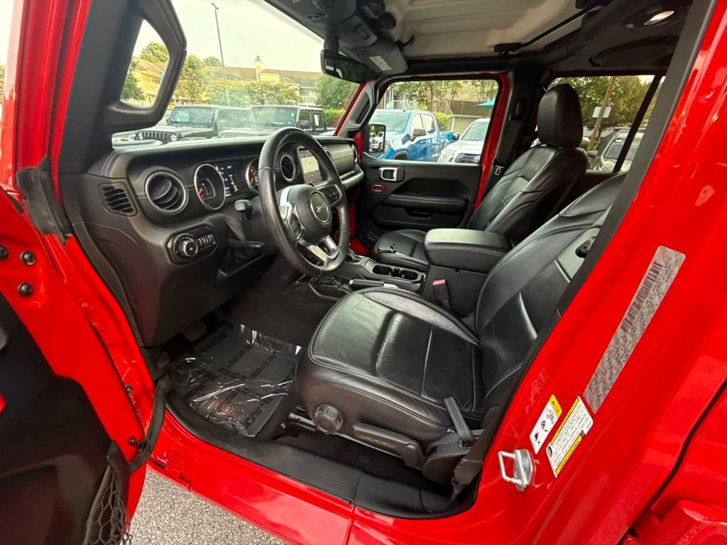 Used 2018 Jeep Wrangler Unlimited Sahara AWD/4WD image 12