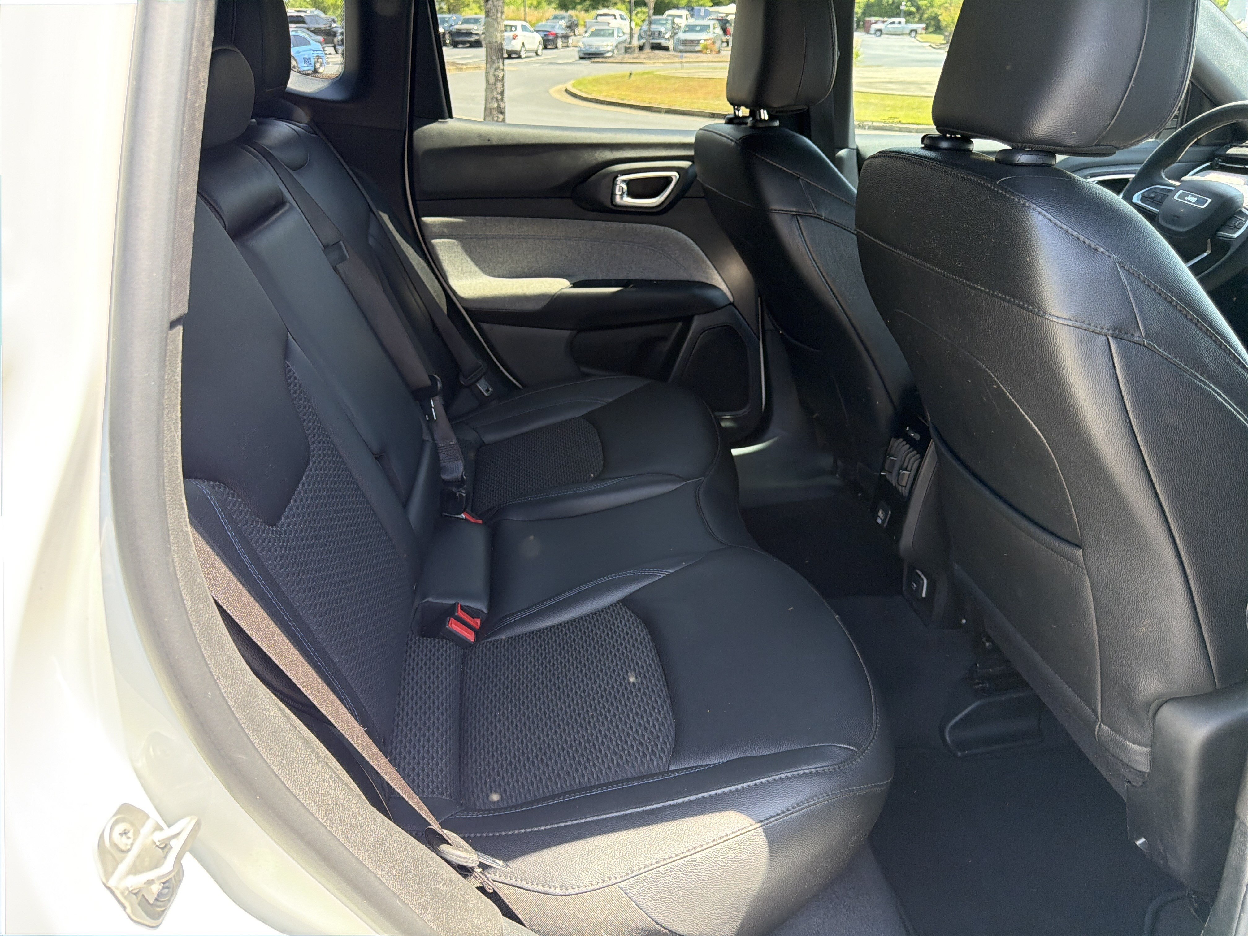 Used 2024 Jeep Compass Latitude AWD/4WD image 15