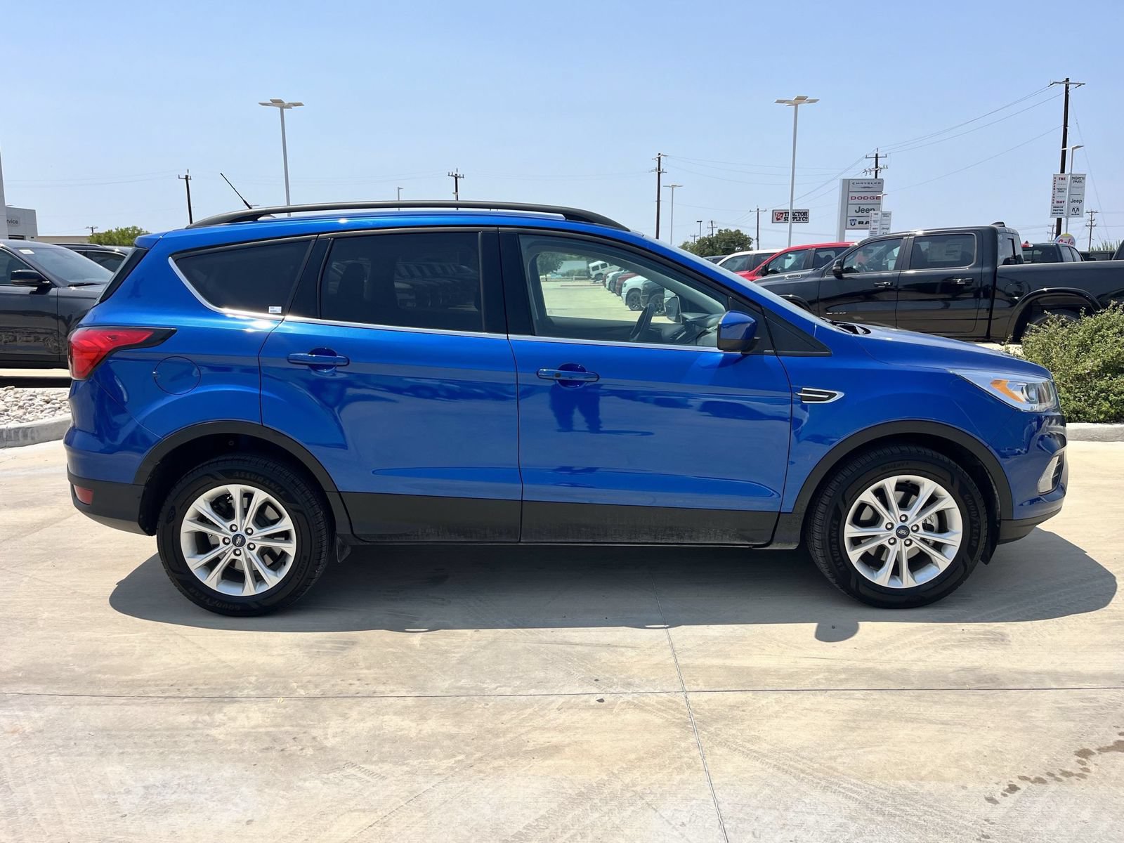 Used 2019 Ford Escape SEL FWD image 2