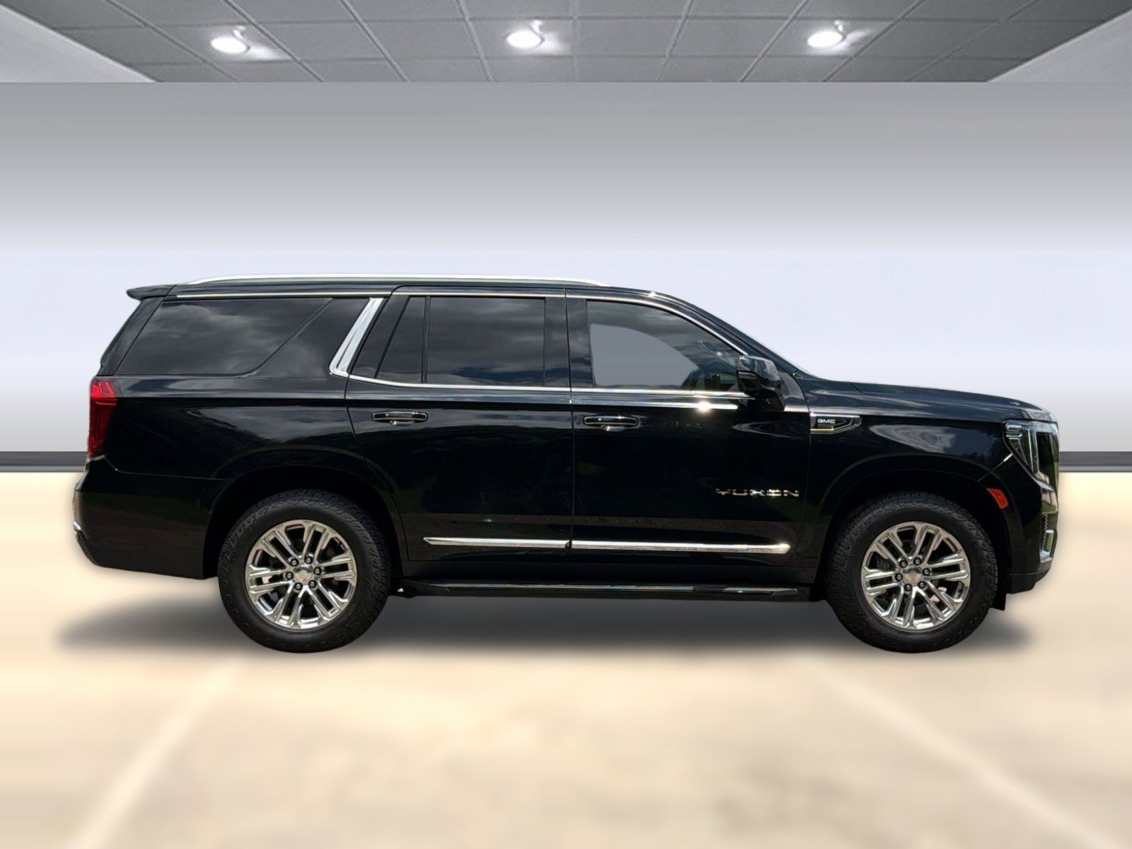 Used 2023 GMC Yukon SLT w/ SLT Luxury Package AWD/4WD image 8