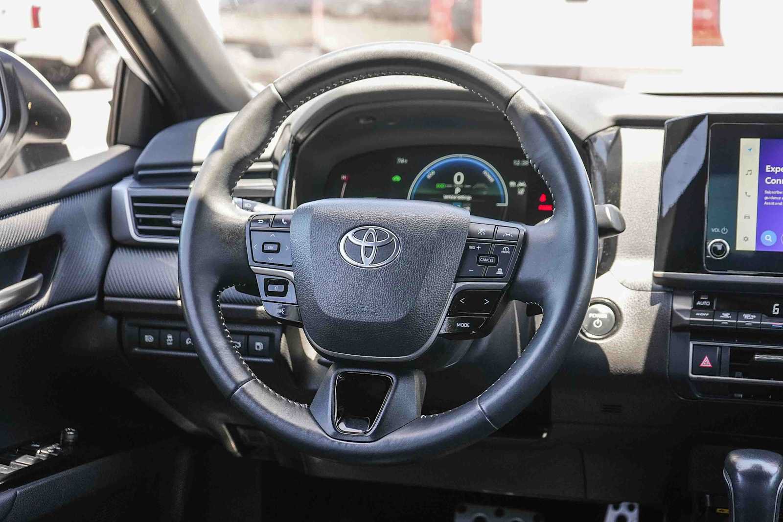 Used 2025 Toyota Camry SE FWD image 16