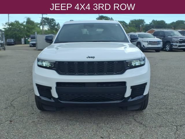 Used 2024 Jeep Grand Cherokee L Altitude AWD/4WD image 2