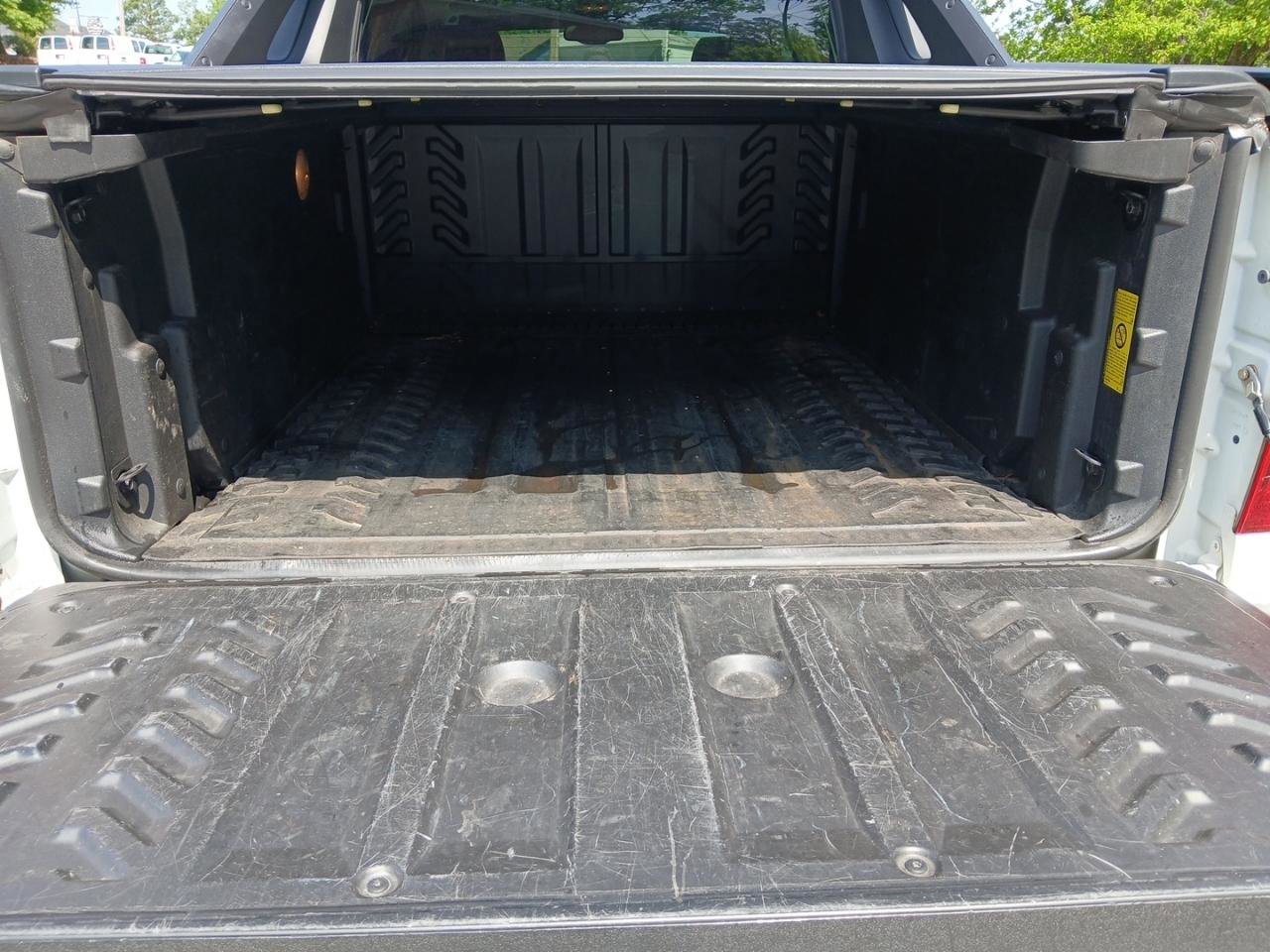 Used 2012 Chevrolet Avalanche LTZ RWD image 11