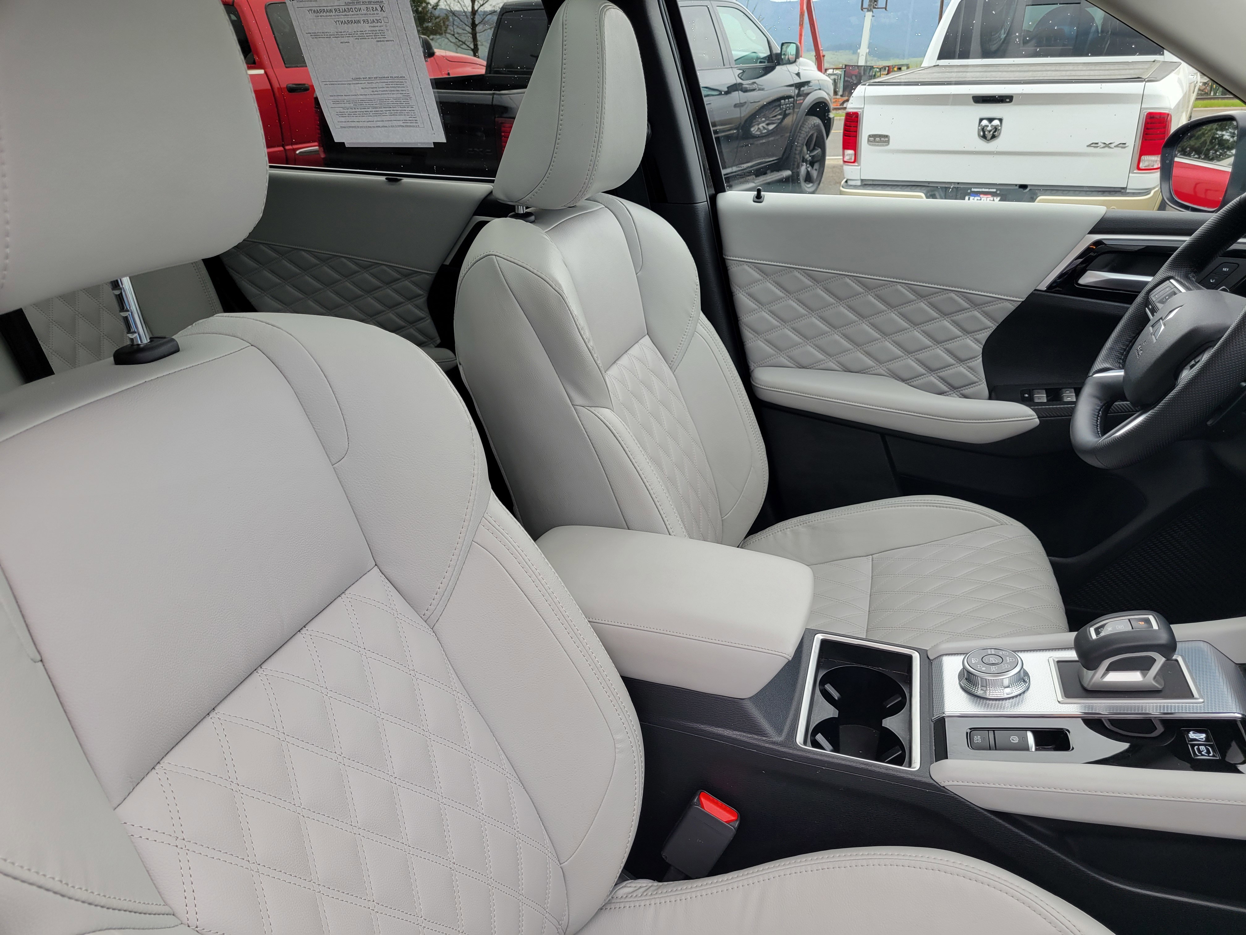 Used 2024 Mitsubishi Outlander SEL image 19