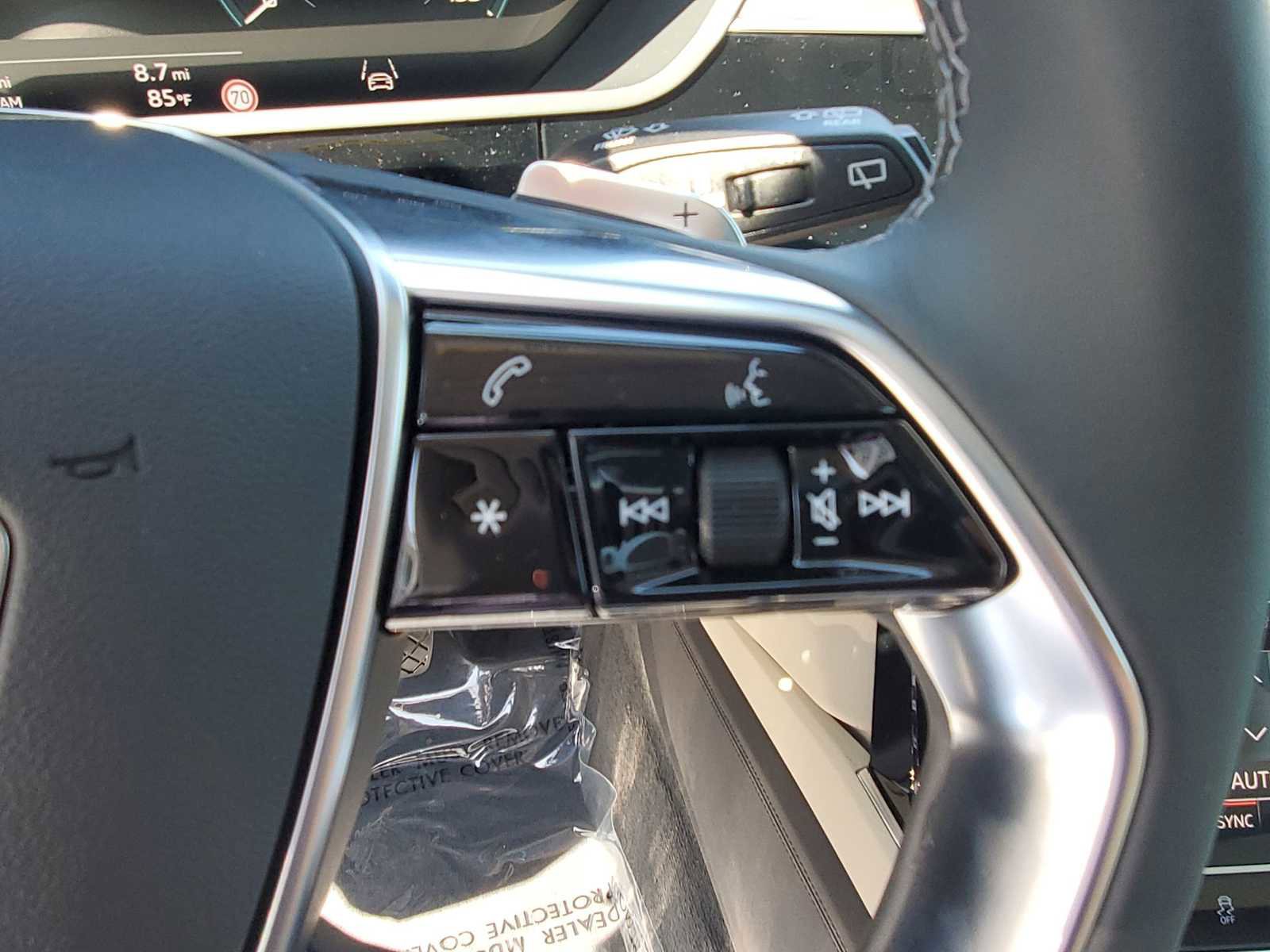 Certified 2024 Audi Q8 e-tron Premium Plus w/ Premium Plus Package AWD/4WD image 22