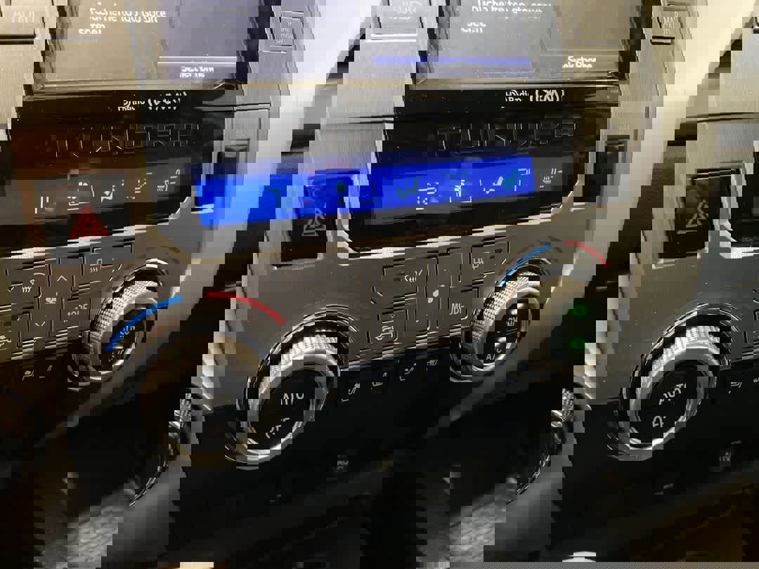 Used 2019 Toyota Tundra Platinum image 18