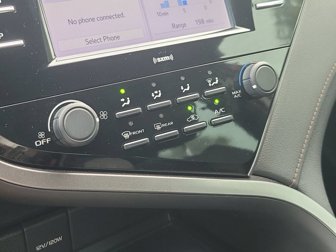 Used 2020 Toyota Camry LE FWD image 21