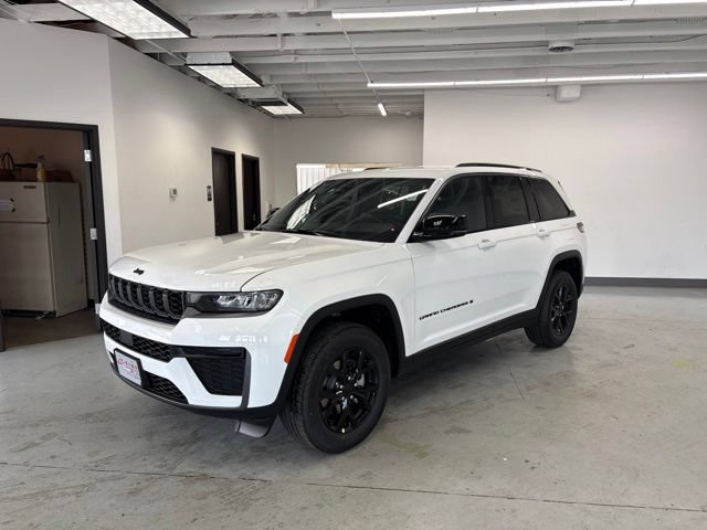 New 2026 Jeep Grand Cherokee Altitude AWD/4WD image 3